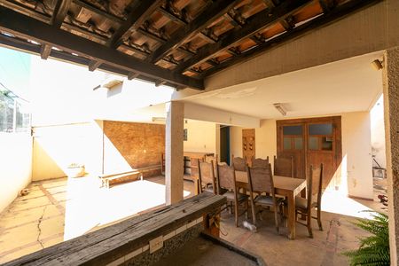 QUINTAL COM CHURRASQUEIRA de casa para alugar com 3 quartos, 150m² em Chácara da Barra, Campinas