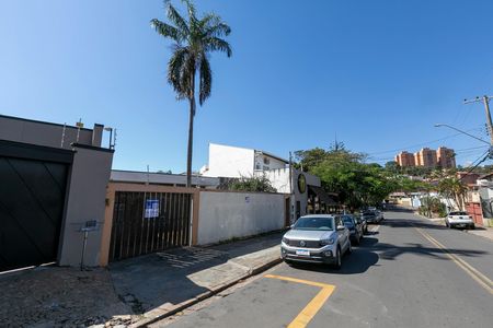 FACHADA COM PLACA QUINTO ANDAR INSTALADA de casa para alugar com 3 quartos, 150m² em Chácara da Barra, Campinas