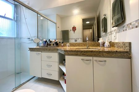 Apartamento para alugar com 80m², 2 quartos e 1 vaga Apartamento para alugar com 80m², 2 quartos e 1 vagaBanheiro