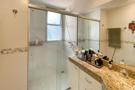 Banheiro de apartamento para alugar com 2 quartos, 80m² em Lourdes, Belo Horizonte