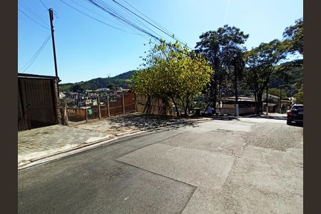 Fachada de casa à venda com 1 quarto, 140m² em Vila Mirante, São Paulo