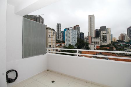 Varanda de kitnet/studio à venda com 1 quarto, 28m² em Sumarezinho, São Paulo