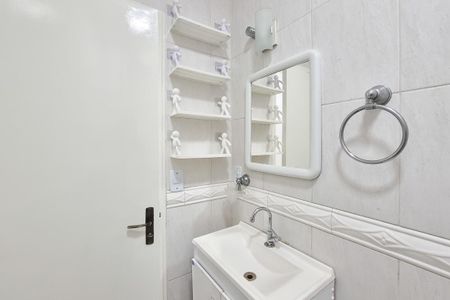 Casa de condomínio para alugar com 90m², 2 quartos e 2 vagasBanheiro Social