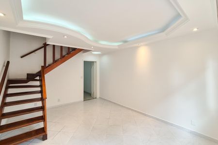Sala de casa de condomínio para alugar com 2 quartos, 90m² em Nova Petrópolis, São Bernardo do Campo