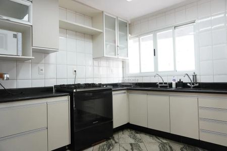 Cozinha de casa para alugar com 5 quartos, 400m² em Mangabeiras, Belo Horizonte