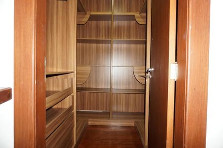 Casa para alugar com 400m², 5 quartos e 4 vagasCloset da Suíte 