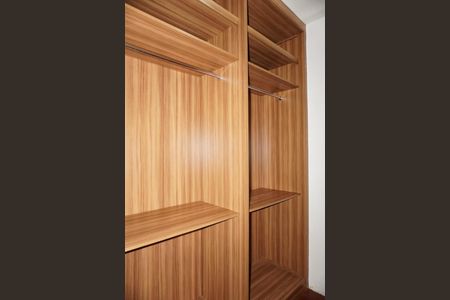 Closet da Suíte 2 de casa para alugar com 5 quartos, 400m² em Mangabeiras, Belo Horizonte