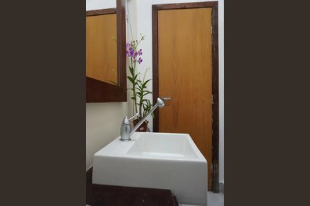 Casa para alugar com 400m², 5 quartos e 4 vagasLavabo