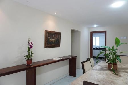 Casa para alugar com 400m², 5 quartos e 4 vagasSala