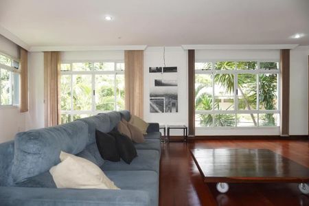 Casa para alugar com 400m², 5 quartos e 4 vagasSala