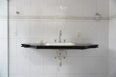 Casa para alugar com 400m², 5 quartos e 4 vagasBanheiro social