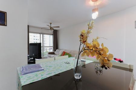 Apartamento à venda com 68m², 3 quartos e 1 vaga Apartamento à venda com 68m², 3 quartos e 1 vagaSala