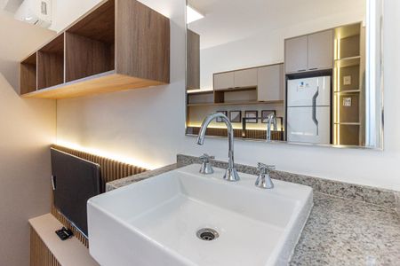 Banheiro de kitnet/studio para alugar com 1 quarto, 24m² em Higienópolis, São Paulo