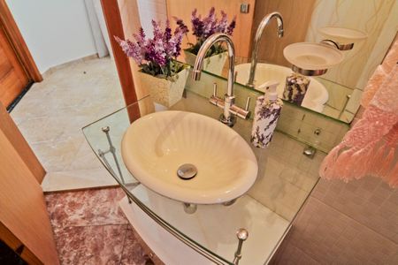 Lavabo de casa para alugar com 4 quartos, 480m² em Vila Paiva, São Paulo