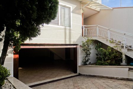 Área externa de casa para alugar com 4 quartos, 480m² em Vila Paiva, São Paulo