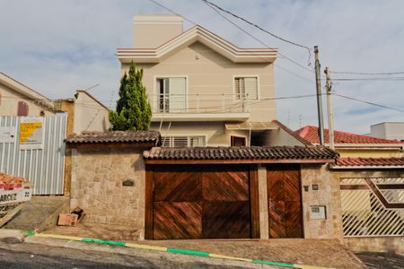 Fachada de casa para alugar com 4 quartos, 480m² em Vila Paiva, São Paulo