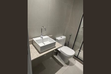 Banheiro de apartamento para alugar com 1 quarto, 50m² em Laranjeiras, Rio de Janeiro
