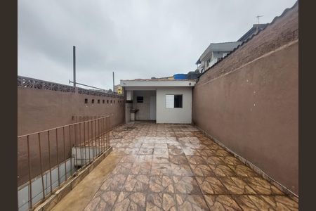 Quintal de casa para alugar com 2 quartos, 180m² em Jardim Itapura, São Paulo