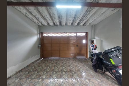 Garagem de casa para alugar com 2 quartos, 180m² em Jardim Itapura, São Paulo