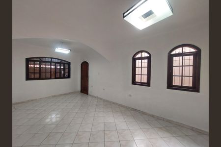 Casa para alugar com 2 quartos, 180m² em Jardim Itapura, São Paulo