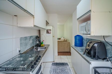 Cozinha de apartamento para alugar com 2 quartos, 45m² em Jardim Amaralina, São Paulo