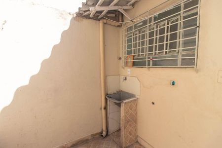 Casa para alugar com 70m², 2 quartos e 1 vaga Casa para alugar com 70m², 2 quartos e 1 vagaÁrea de Serviço