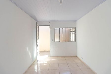 Sala de casa para alugar com 2 quartos, 70m² em Parque Edu Chaves, São Paulo