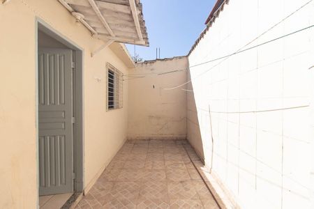 Área de Serviço de casa para alugar com 2 quartos, 70m² em Parque Edu Chaves, São Paulo