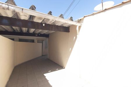 Garagem de casa para alugar com 2 quartos, 70m² em Parque Edu Chaves, São Paulo