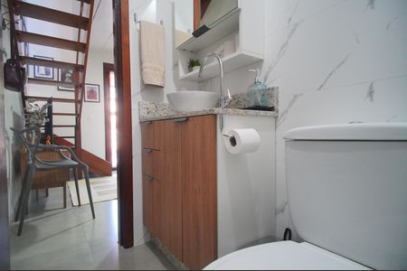 Casa de condomínio à venda com 44m², 2 quartos e 1 vagaBanheiro