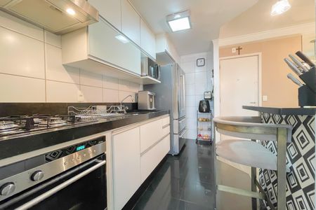 Apartamento à venda com 74m², 3 quartos e 2 vagas Apartamento à venda com 74m², 3 quartos e 2 vagasCozinha e Área de Serviço