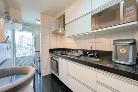 Apartamento à venda com 74m², 3 quartos e 2 vagas Apartamento à venda com 74m², 3 quartos e 2 vagasCozinha e Área de Serviço