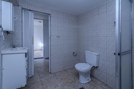 banheiro social_3 de casa para alugar com 3 quartos, 150m² em Vila Gumercindo, São Paulo