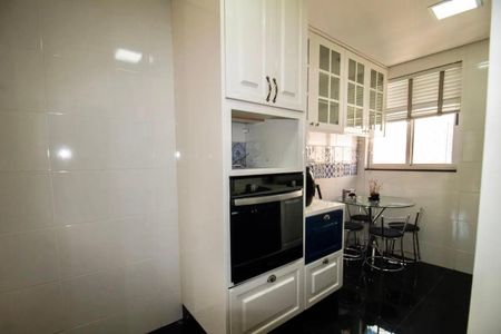 Apartamento para alugar com 180m², 3 quartos e 2 vagas