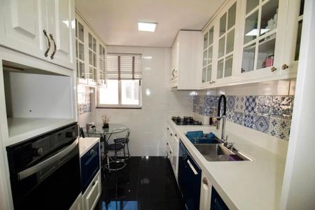 Apartamento para alugar com 180m², 3 quartos e 2 vagas