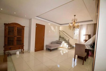 Apartamento para alugar com 180m², 3 quartos e 2 vagas