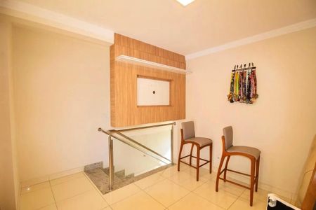 Apartamento para alugar com 180m², 3 quartos e 2 vagas