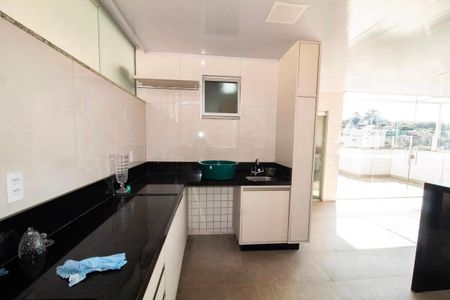 Apartamento para alugar com 180m², 3 quartos e 2 vagas