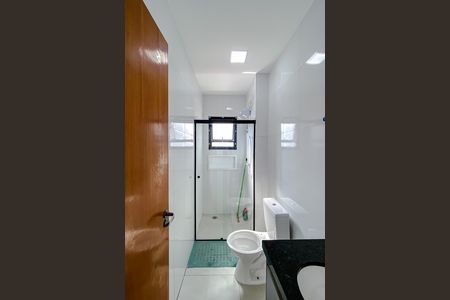 Banheiro de apartamento à venda com 2 quartos, 48m² em Vila Invernada, São Paulo