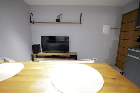 Apartamento à venda com 55m², 2 quartos e 1 vaga Apartamento à venda com 55m², 2 quartos e 1 vagaSala e Cozinha