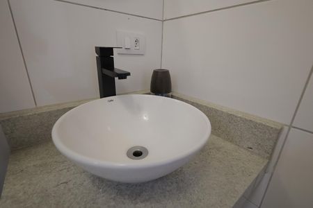Apartamento à venda com 55m², 2 quartos e 1 vaga Apartamento à venda com 55m², 2 quartos e 1 vagaBanheiro
