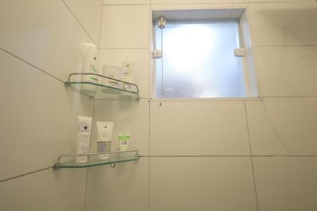 Apartamento à venda com 55m², 2 quartos e 1 vaga Apartamento à venda com 55m², 2 quartos e 1 vagaBanheiro