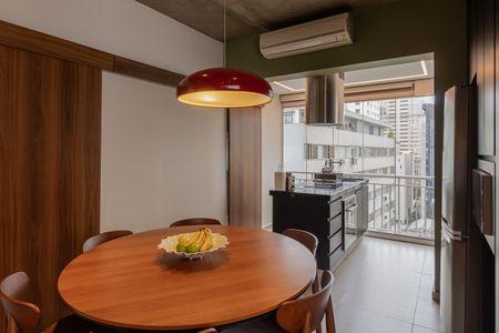 Cozinha de apartamento à venda com 1 quarto, 70m² em Itaim Bibi, São Paulo