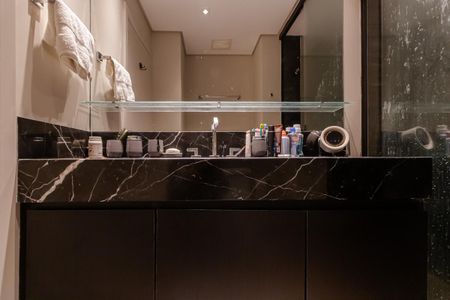 Banheiro da Suíte de apartamento à venda com 1 quarto, 70m² em Itaim Bibi, São Paulo