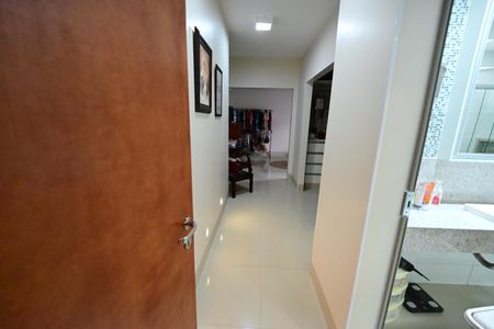 Casa à venda com 440m², 4 quartos e 4 vagas