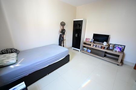 Casa à venda com 440m², 4 quartos e 4 vagas