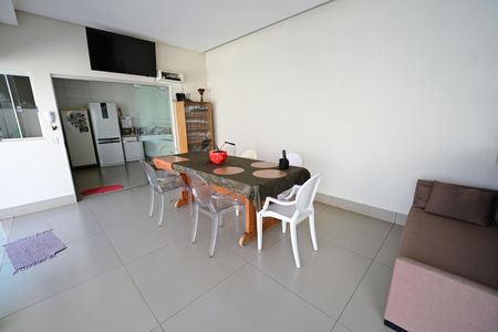 Casa à venda com 440m², 4 quartos e 4 vagas