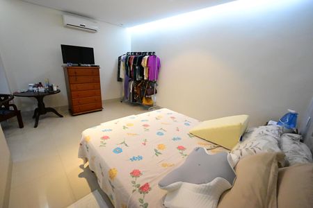 Casa à venda com 440m², 4 quartos e 4 vagas