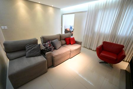 Casa à venda com 440m², 4 quartos e 4 vagas
