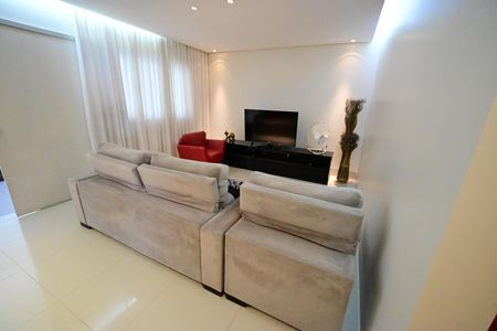 Casa à venda com 440m², 4 quartos e 4 vagas